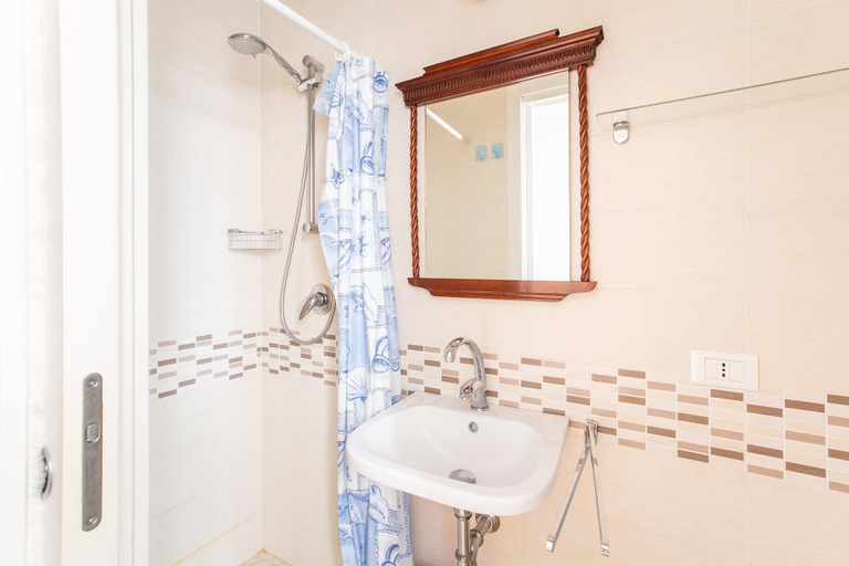 Bathroom 3, 3586 Appartamento Lux by Barbarhouse, Foggia
