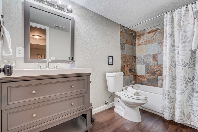 Bathroom 4, Pikes Peak Villa, El Paso