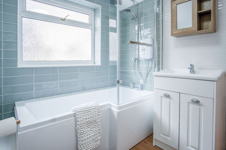 Bathroom 4, Castle Square - 2 Bedroom - Mumbles, Swansea
