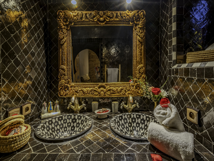 Bathroom 5, Riad Irhalne, Marrakech