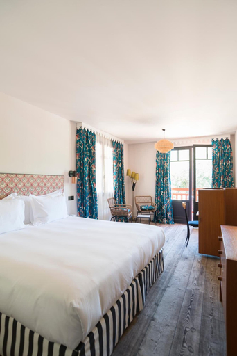 Bedroom 3, La Guitoune, Gironde