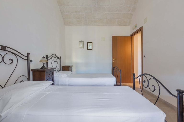 Bedroom 3, 3279 Trullo Due Coni by Barbarhouse, Brindisi