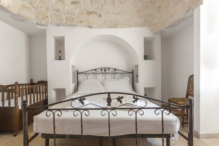 Bedroom 4, 3279 Trullo Due Coni by Barbarhouse, Brindisi