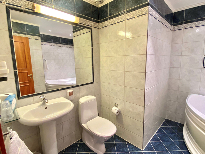 Bathroom 3, Alver Hotel AS, Lindås