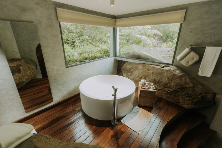 Bathroom 4, The Cavern, Nuwara Eliya