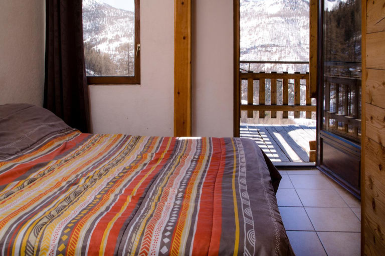 Bedroom 4, Chalet La Vie Sauvage, Hautes-Alpes
