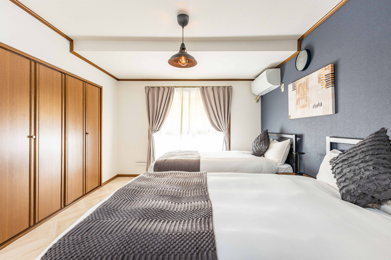 Bedroom 2, Bianco, Osaka