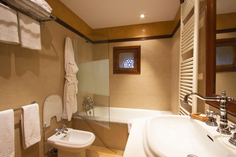 Bathroom 5, Hotel Monnaber Nou, Baleares