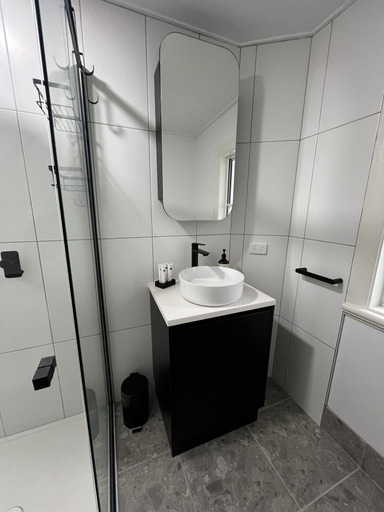Bathroom 4, Sans Souci Apartments, Hinchinbrook
