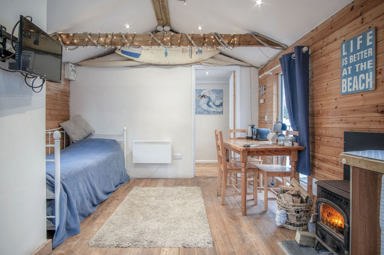 Bedroom 3, The Lodge - 1 Bedroom - Freshwest Beach Retreat, Pembrokeshire