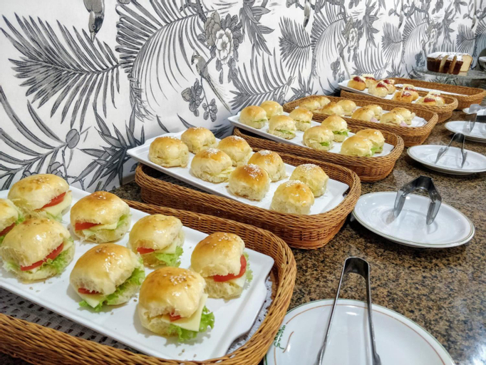 Food & Drinks 14