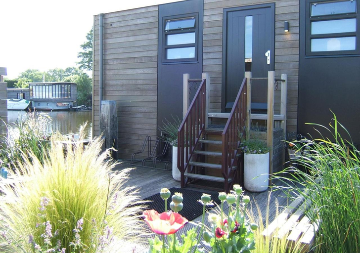 Others 4, watervilla-albertje, Amsterdam