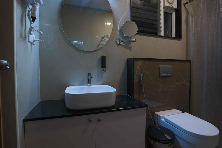 Bathroom 13