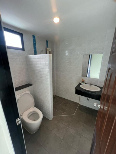 Bathroom 4, The hub suratthani hotel, Muang Surat Thani