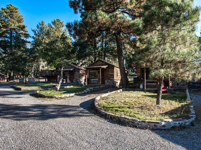 Exterior & Views 2, Mechem Dr Apache Village & Cabins by VTrips, Lincoln