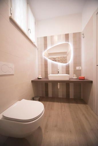 Bathroom 2, Saffi 15 Apartments, Bologna
