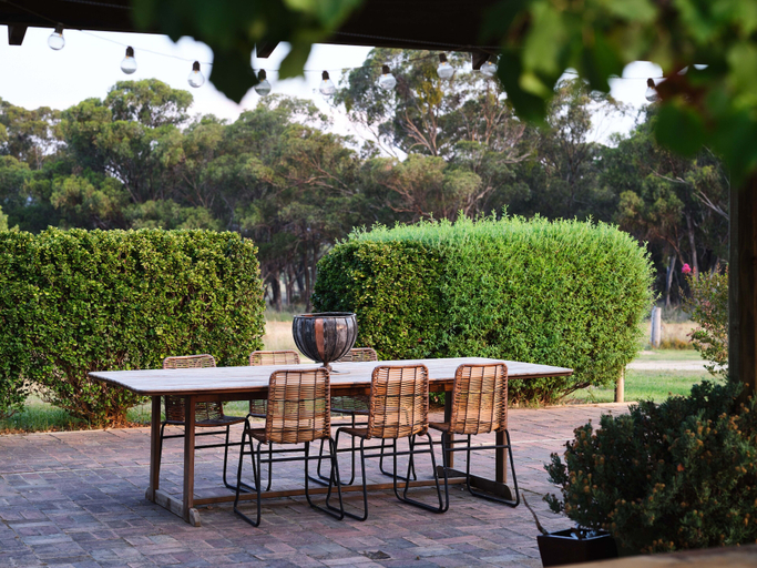 Food & Drinks 5, Shawwood Estate, Mid-Western Regional - Pt A