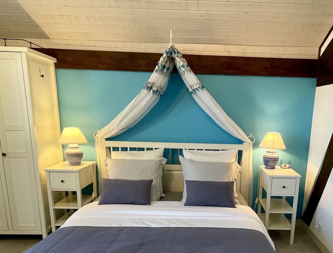 Bedroom 4, L'Oustaloise, Hérault