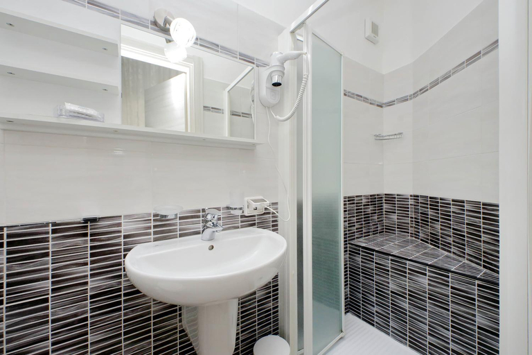 Bathroom 5, B&B Giuly, Rome