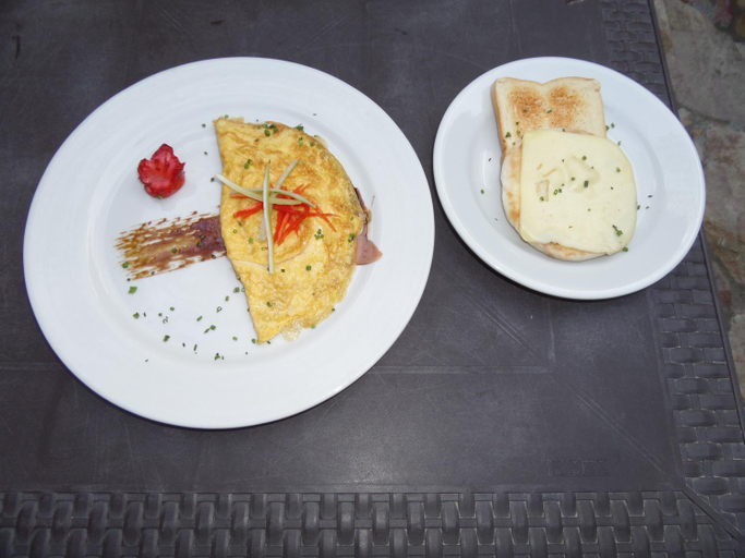 Food & Drinks 5, Hotel Torettos, Yumbo