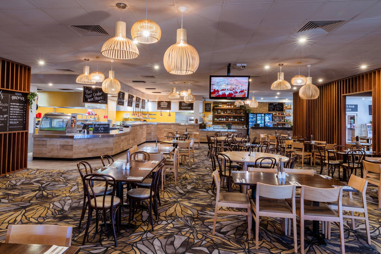 Food & Drinks 5, Everton Park Hotel, McDowall