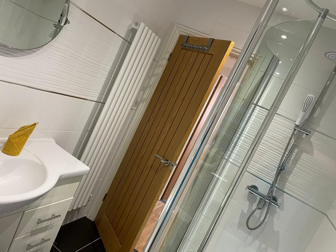 Bathroom 3, Hull Spacious Guest House-3, Kingston upon Hull