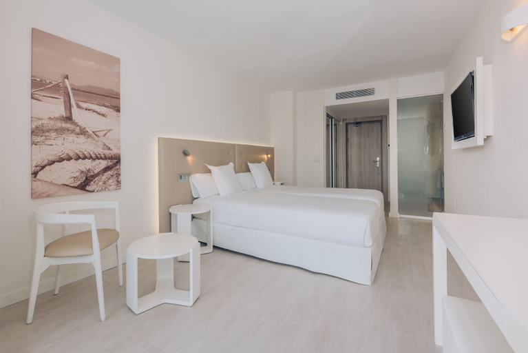 Bedroom 3, Iberostar Waves Cala Millor -Adults Only, Baleares