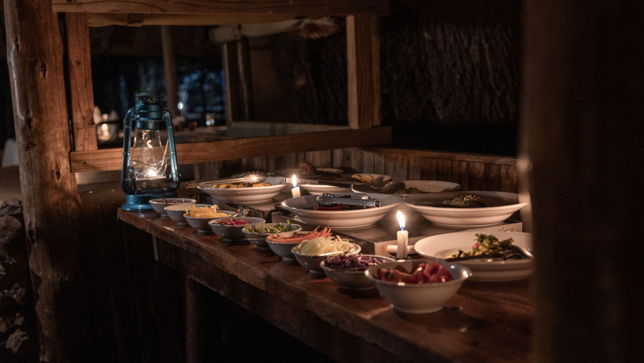 Food & Drinks 5, Mashatu Tent Camp - Mashatu Game Reserve, Tuli