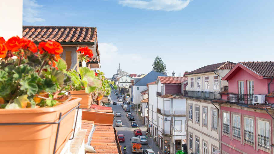 Others 5, Praca 44, Braga