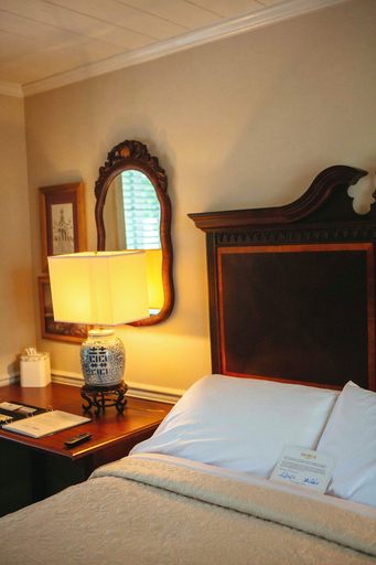Bedroom 3, Anchuca Historic Mansion & Inn, Warren