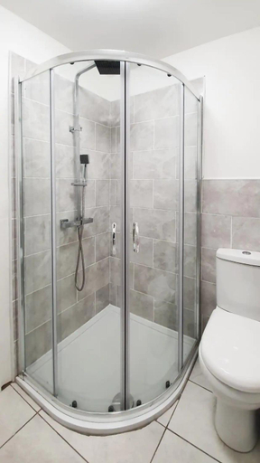 Bathroom 4, Bemersyde Guest House, Glasgow