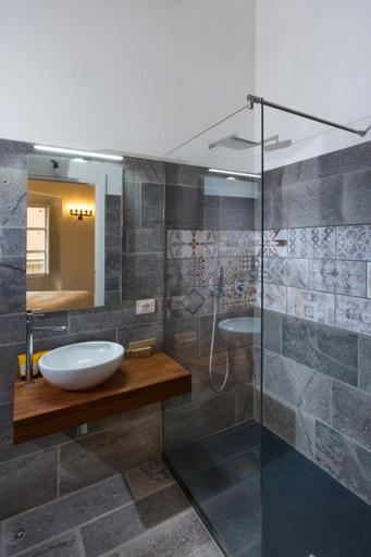 Bathroom 4, Cagliari Marina, Cagliari