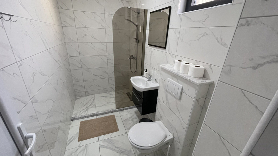 Bathroom 3, BOSFOR HOTEL