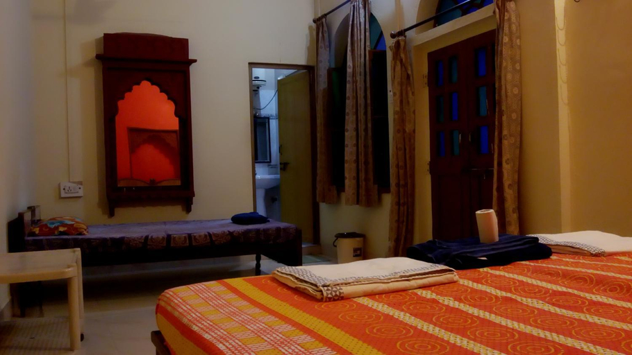 Bedroom 2, Shivam Tourist Guest House, Bundi