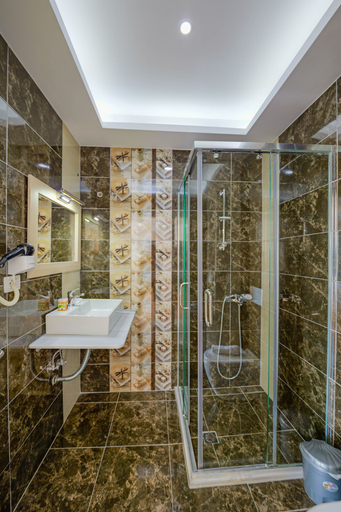 Bathroom 4, Hotel Iliria, Sarandës