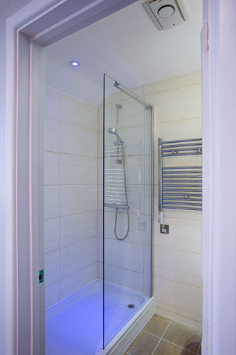 Bathroom 4, The Abbey Hotel Golf & Spa, Worcestershire