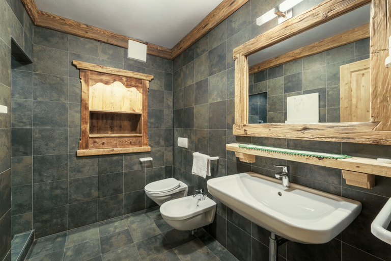 Bathroom 4, Nord Hotel, Belluno