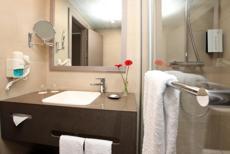 Bathroom 6