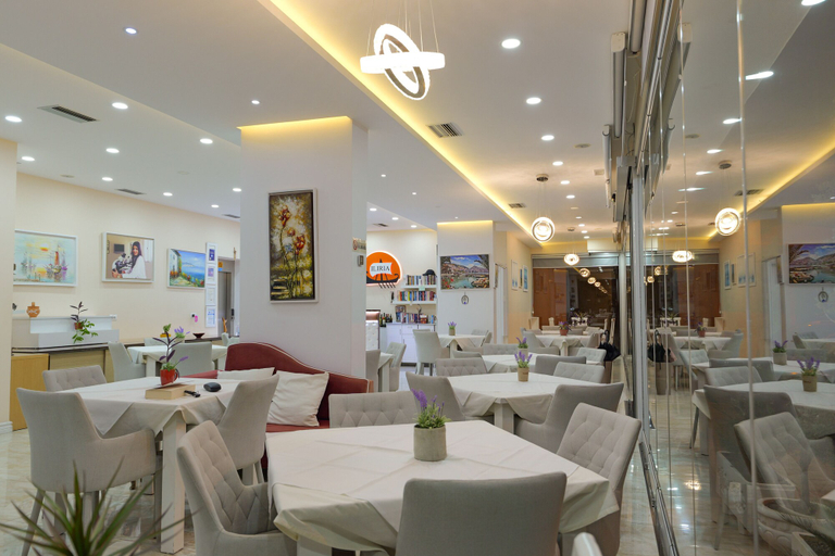 Food & Drinks 5, Hotel Iliria, Sarandës