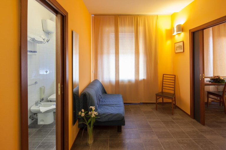 Bathroom 4, Mariani, Ancona