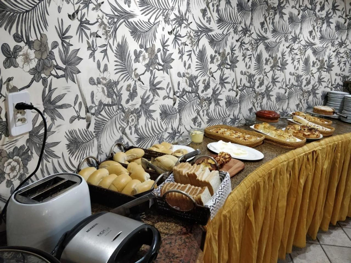 Food & Drinks 19