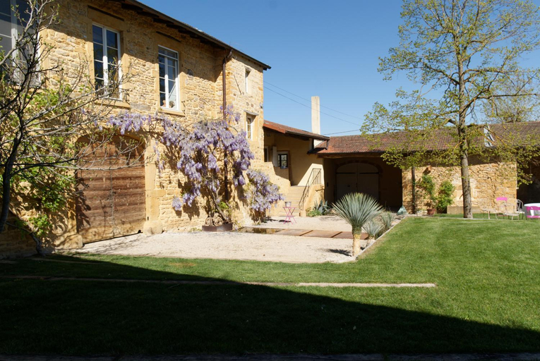 Others 2, LODGES EN PIERRES DOREES, Rhône