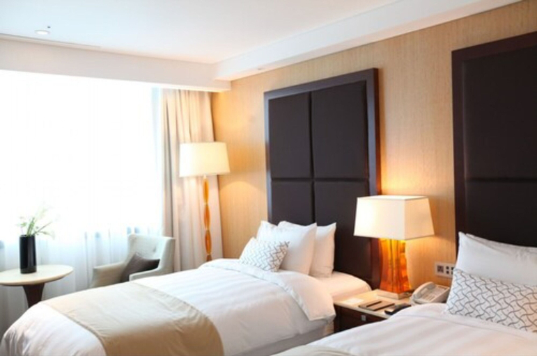 Bedroom 3, Lotte Hotel Ulsan, Jung