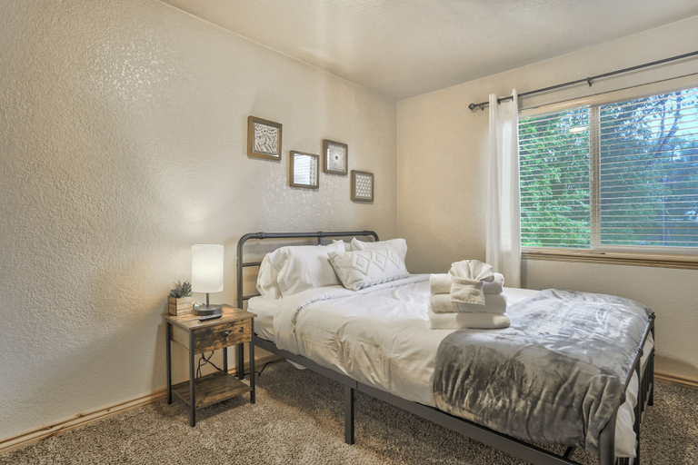 Bedroom 3, 2 Bears Combined, El Paso