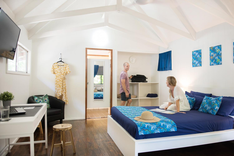 Bedroom 2, Magnums Airlie Beach – Adults only., Whitsunday