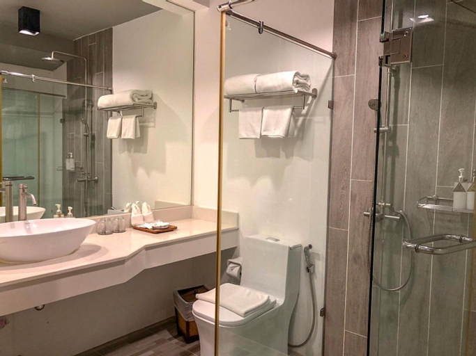 Bathroom 9
