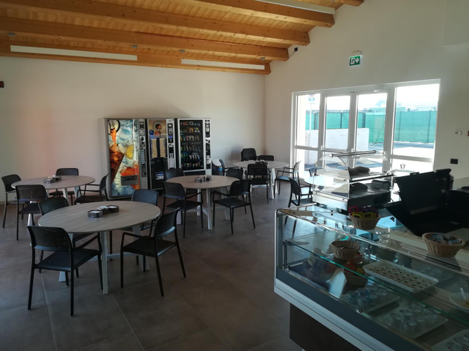 Food & Drinks 4, Camping Verona Village, Verona