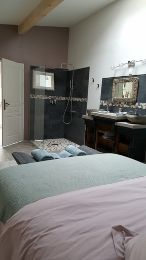 Bedroom 2, Chambres la Cadole de Chardonnay, Saône-et-Loire