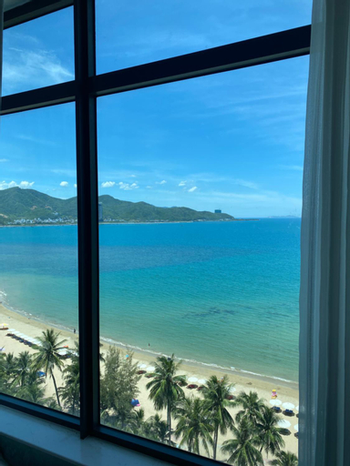 Exterior & Views 6