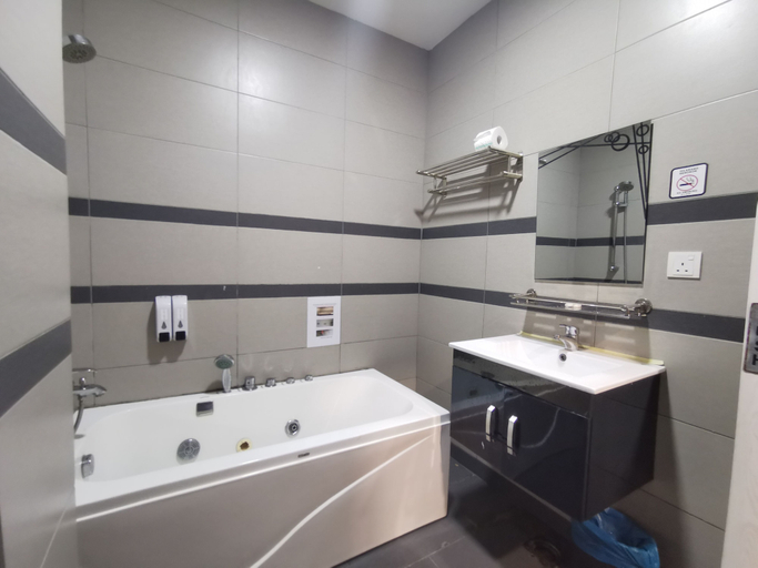 Bathroom 5, Zenz Hotel, Kulaijaya